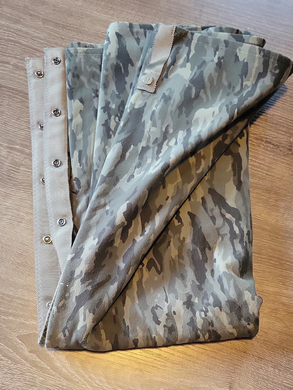 lululemon athletica Camouflage Print Scarf in Olive and Gray